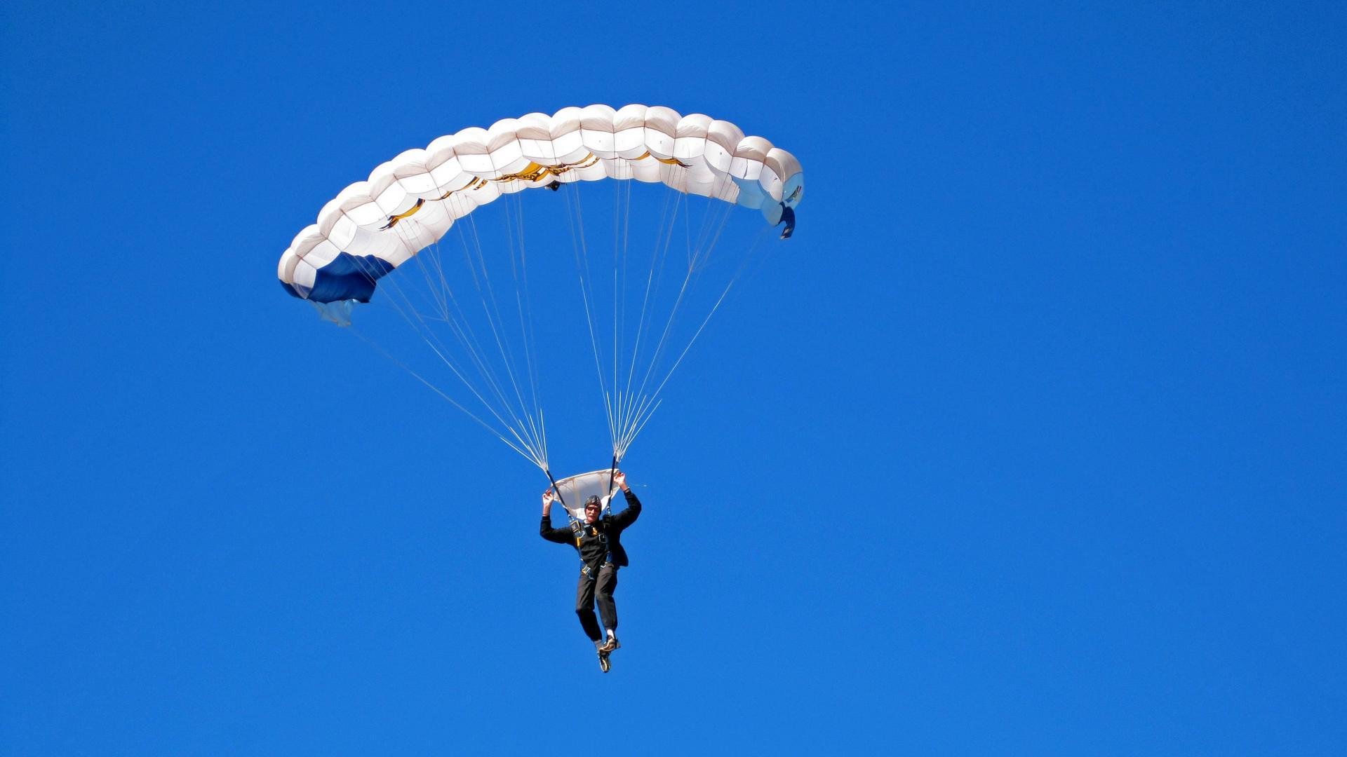 球迷电台:全民投票选出“年度最感人瞬间”,中国球迷投票全明星