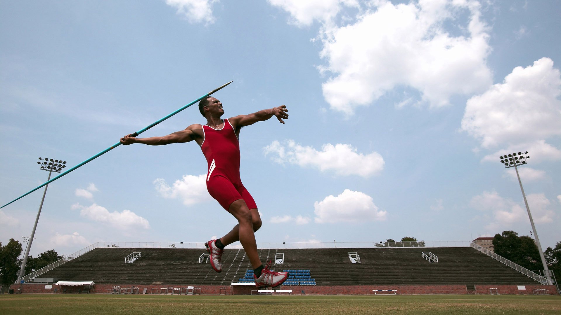 电竞选手如何面对胜负：积极心态与持续努力，电竞选手非常困难